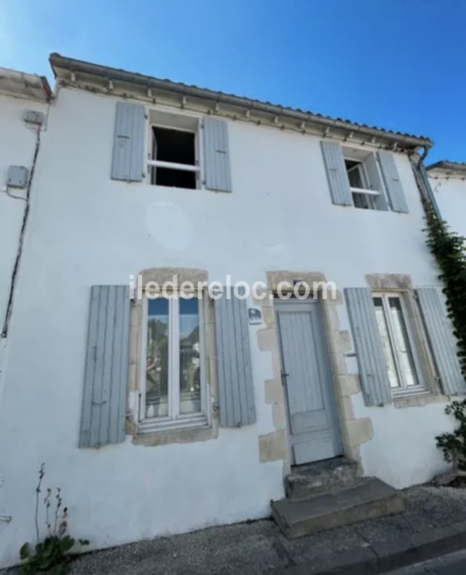 Photo 2 : EXTERIEUR d'une maison située à La Flotte-en-Ré, île de Ré.