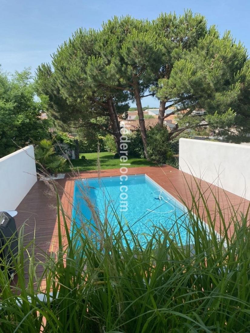 Photo 1 : PISCINE d'une maison située à La Flotte-en-Ré, île de Ré.