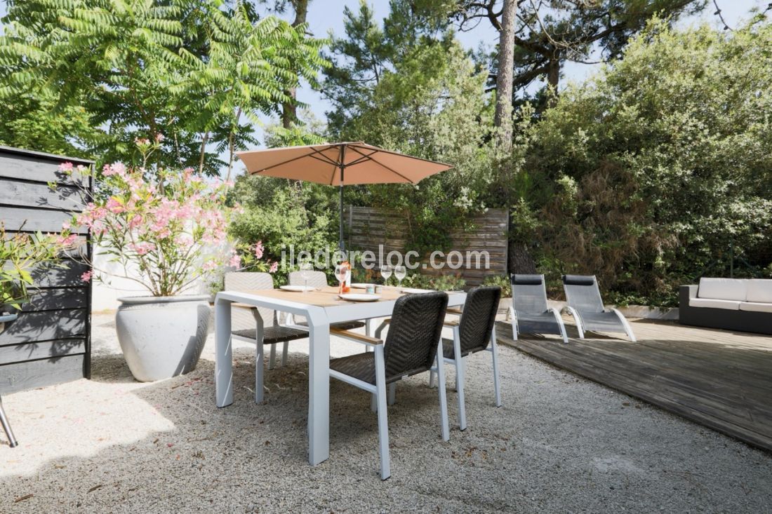 Photo 13 : TERRASSE d'une maison située à Sainte-Marie-de-Ré, île de Ré.