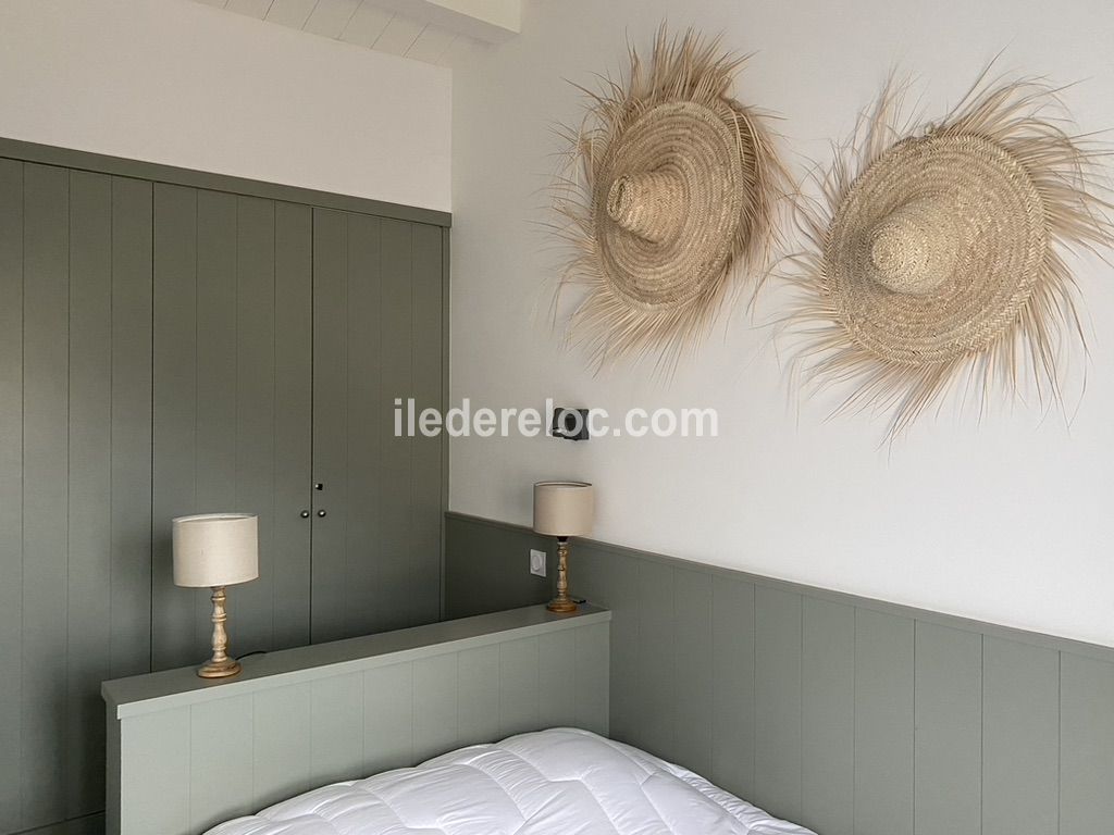 Photo 3 : CHAMBRE d'une maison située à Le Bois-Plage-en-Ré, île de Ré.