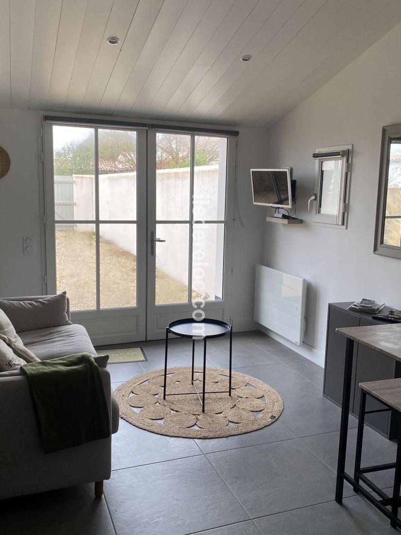 Photo 2 : SEJOUR d'une maison située à Le Bois-Plage-en-Ré, île de Ré.