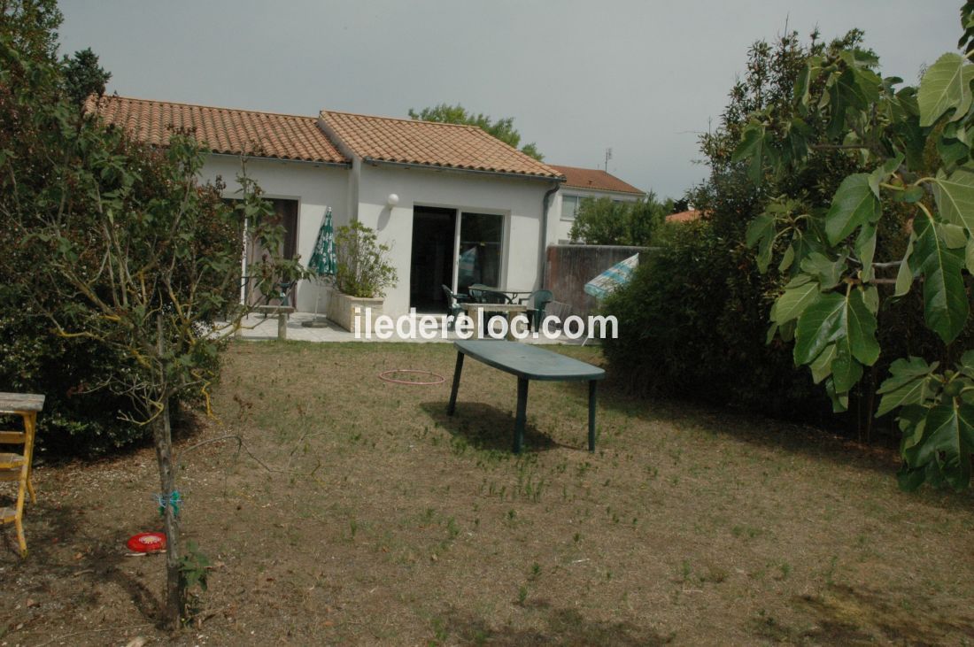 Photo 9 : EXTERIEUR d'une maison située à Rivedoux-Plage, île de Ré.