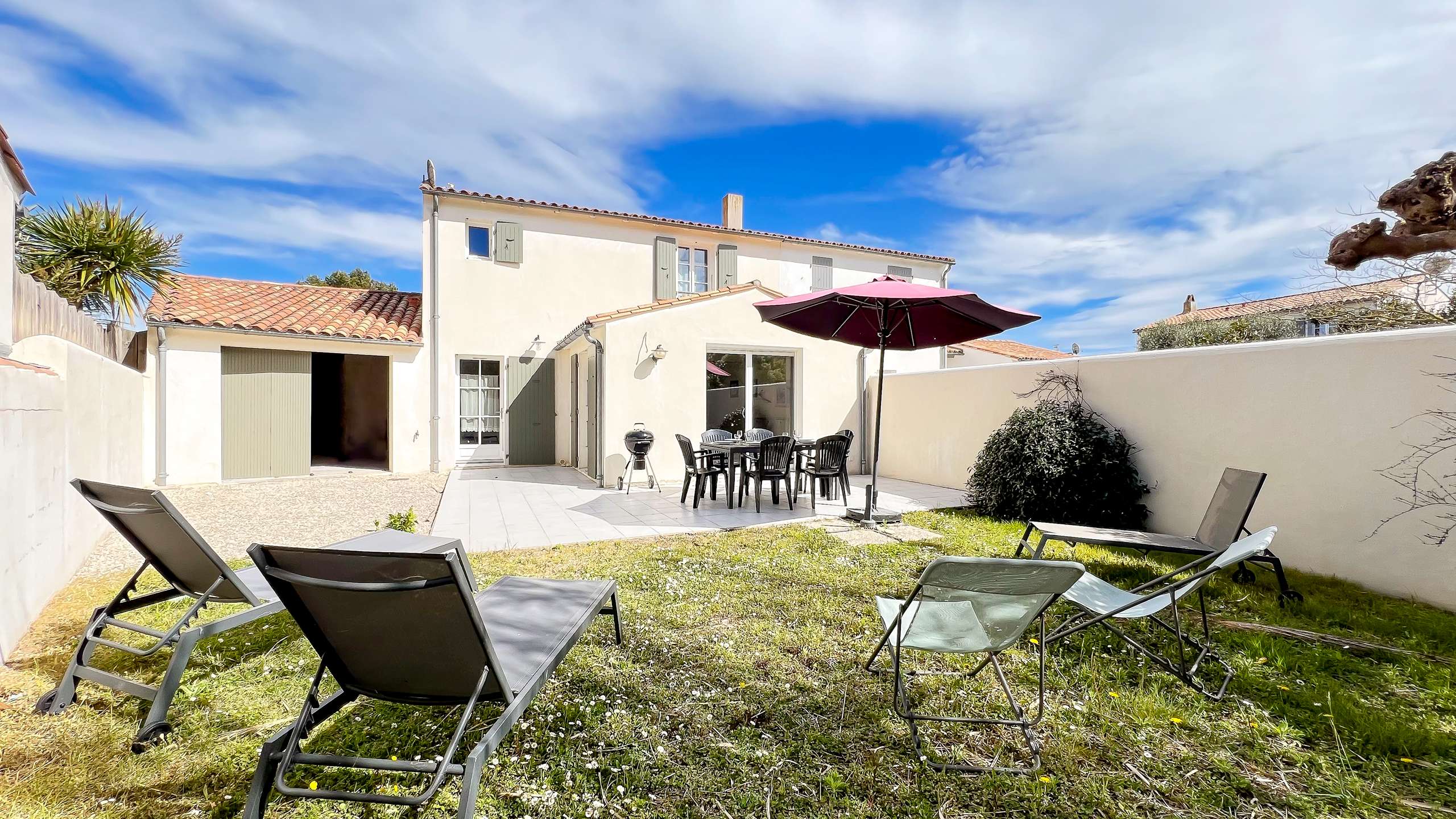 Photo 1 :  d'une maison située à Le Bois-Plage-en-Ré, île de Ré.