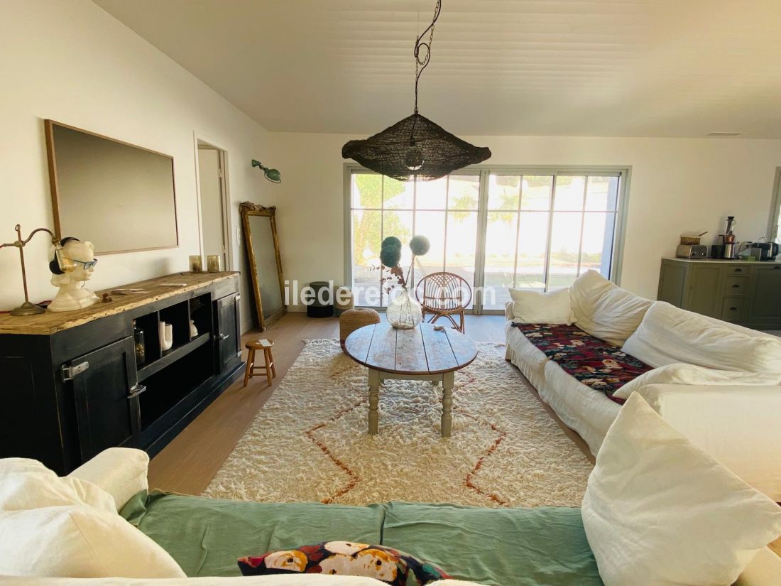 Photo 7 : SEJOUR d'une maison située à Le Bois-Plage-en-Ré, île de Ré.