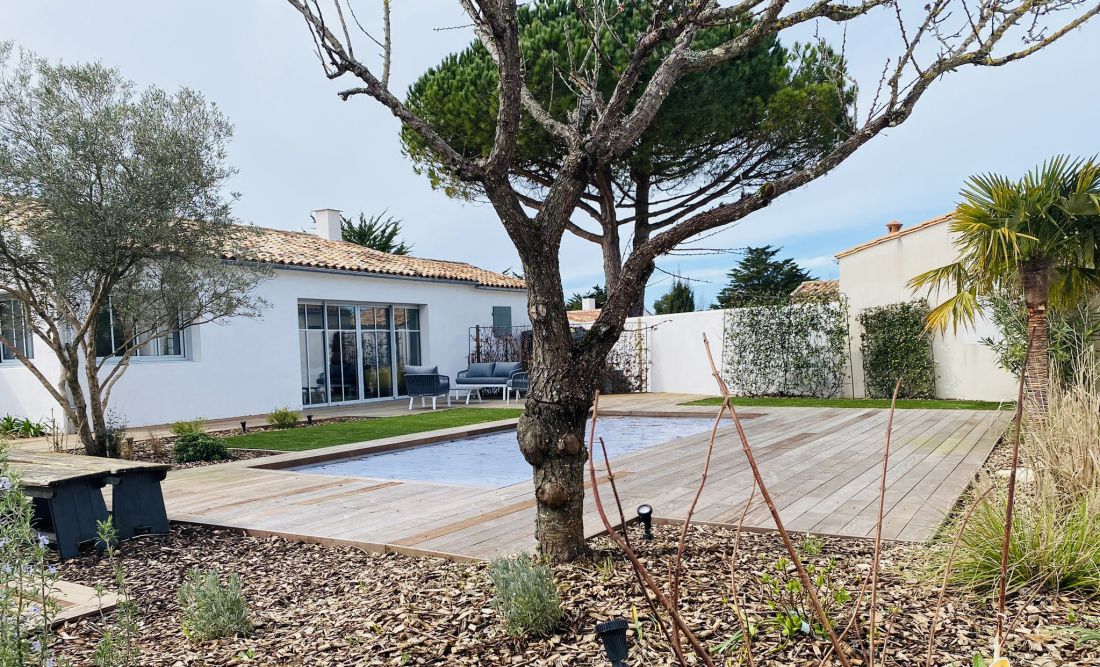 Photo 2 : JARDIN d'une maison située à Le Bois-Plage-en-Ré, île de Ré.