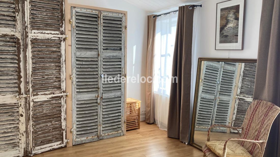 Photo 10 : CHAMBRE d'une maison située à La Couarde-sur-mer, île de Ré.