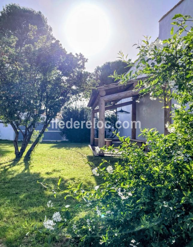 Photo 30 : NC d'une maison située à La Couarde-sur-mer, île de Ré.