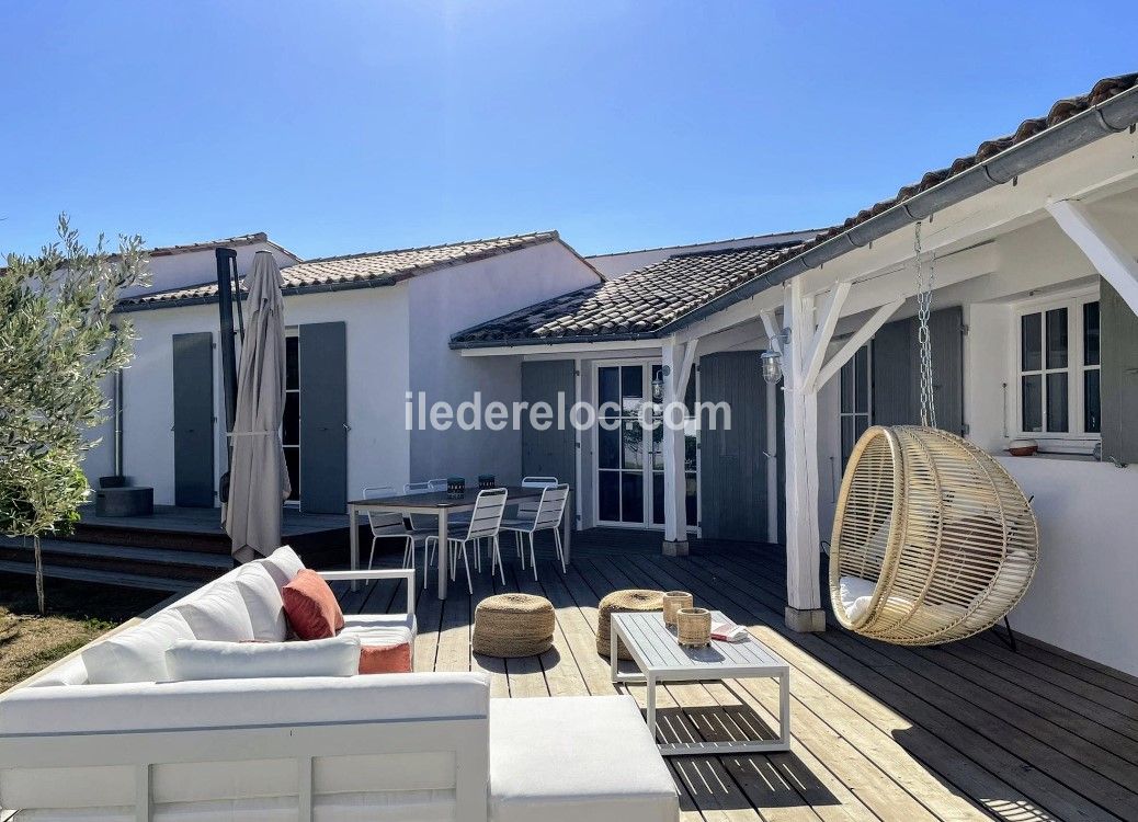 Photo 2 : TERRASSE d'une maison située à La Couarde-sur-mer, île de Ré.