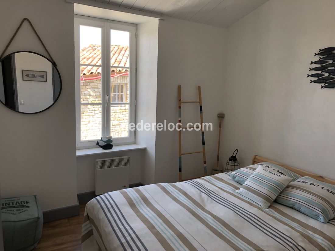 Photo 10 : CHAMBRE d'une maison située à Saint-Clément-des-Baleines, île de Ré.