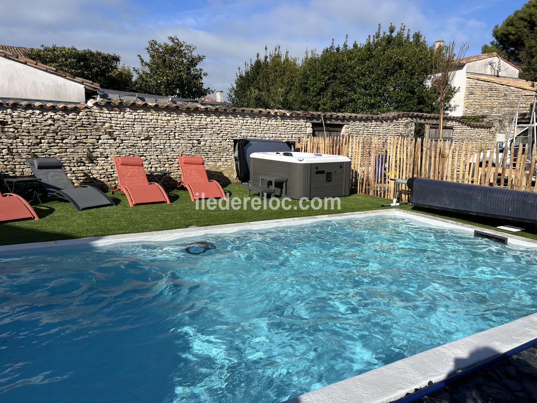 Photo 3 : PISCINE d'une maison située à La Flotte-en-Ré, île de Ré.