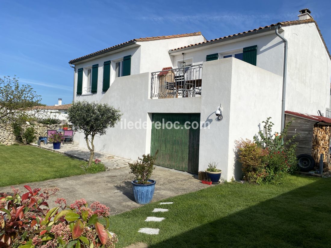 Photo 26 : JARDIN d'une maison située à Sainte-Marie-de-Ré, île de Ré.