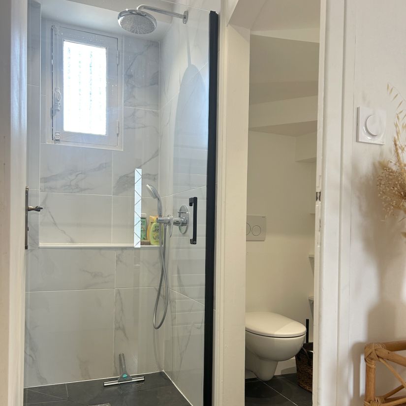 Photo 20 : SALLEDEBAIN d'une maison située à La Flotte-en-Ré, île de Ré.