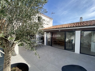 Ile de Ré:Magnifique maison familiale avec une belle terrasse au coeur de loix jusqu'à 8 p