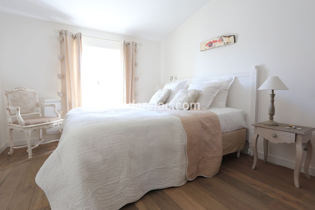 Photo 14 : CHAMBRE d'une maison située à La Couarde-sur-mer, île de Ré.