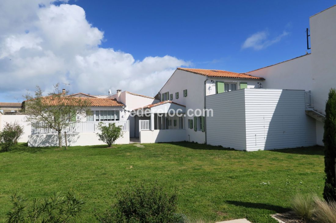 Photo 1 : EXTERIEUR d'une maison située à La Couarde-sur-mer, île de Ré.