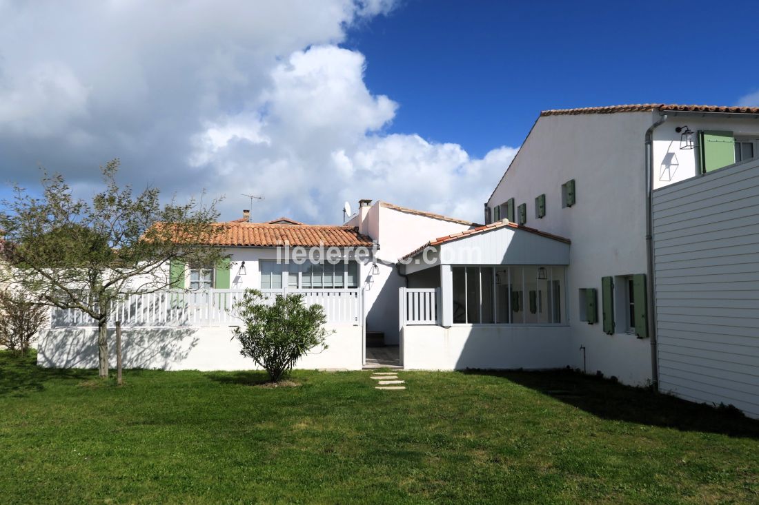 Photo 4 : EXTERIEUR d'une maison située à La Couarde-sur-mer, île de Ré.