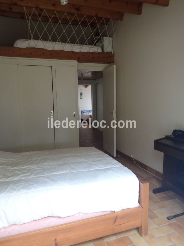 Photo 22 : CHAMBRE d'une maison situ&eacute;e &agrave; Les Portes-en-R&eacute;, &icirc;le de R&eacute;.