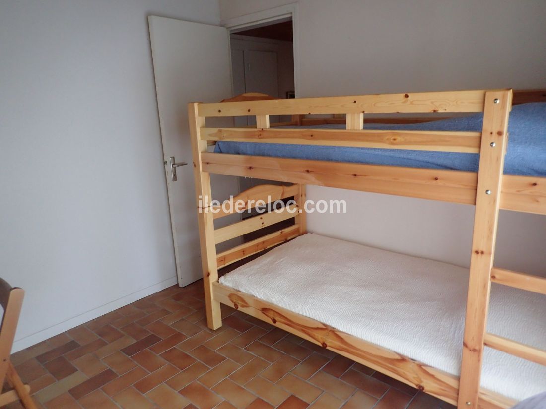 Photo 23 : CHAMBRE d'une maison situ&eacute;e &agrave; Les Portes-en-R&eacute;, &icirc;le de R&eacute;.