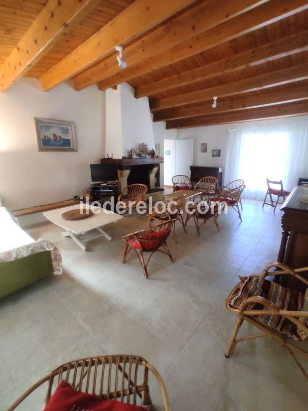 Photo 11 : SEJOUR d'une maison situ&eacute;e &agrave; Les Portes-en-R&eacute;, &icirc;le de R&eacute;.