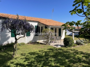 Ile de Ré:Maison 2 ch sur grand jardin 5 min de la plage