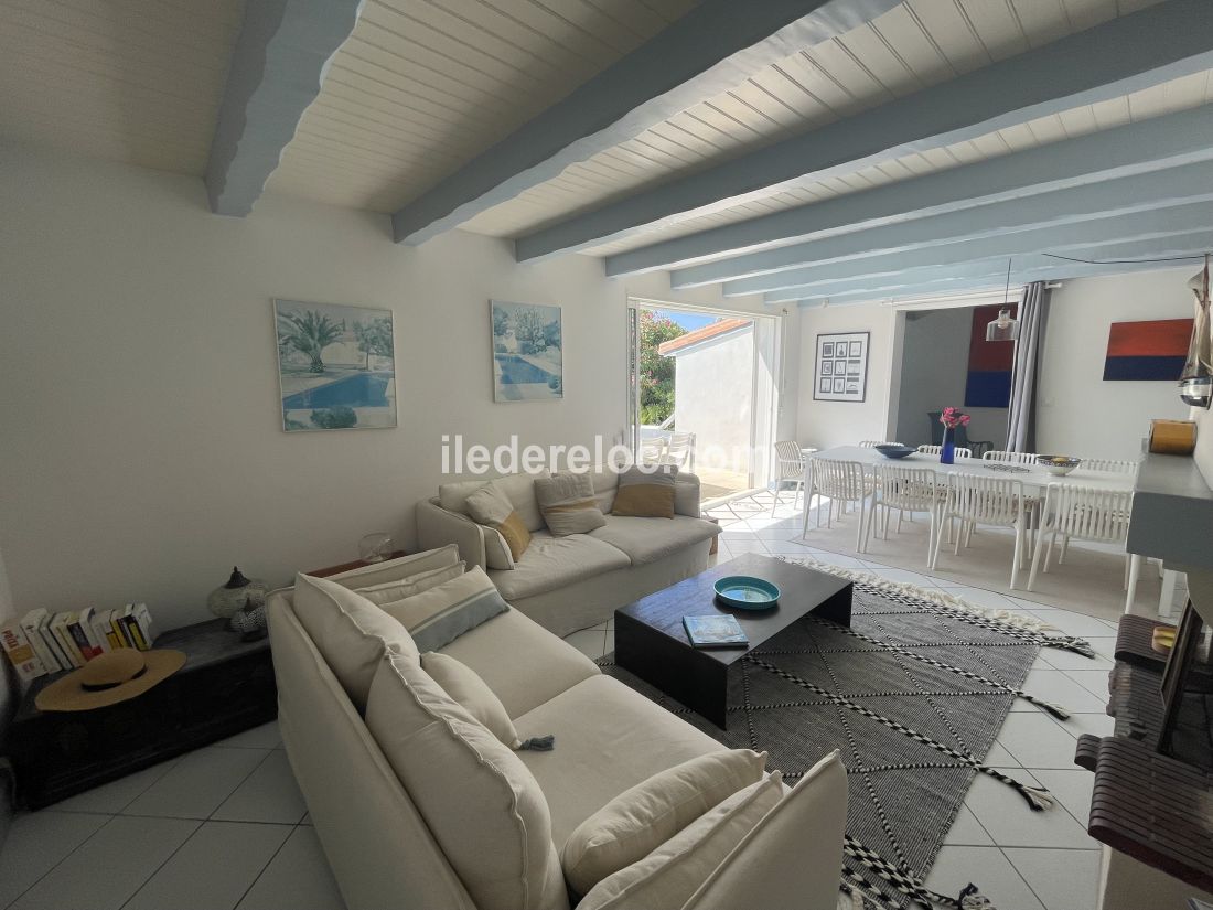 Photo 25 : SEJOUR d'une maison située à Saint-Martin-de-Ré, île de Ré.