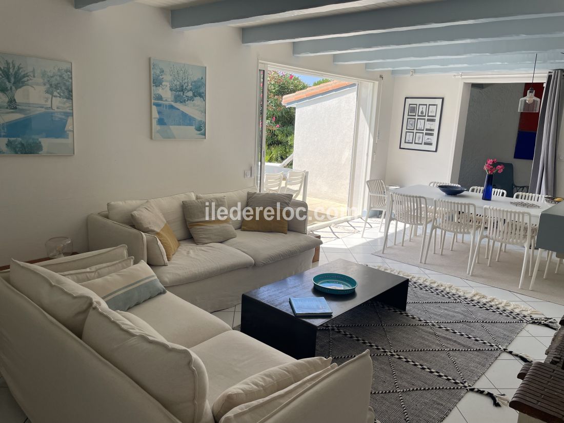 Photo 26 : SEJOUR d'une maison située à Saint-Martin-de-Ré, île de Ré.