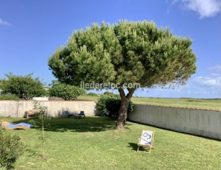 Ile de Ré:Ravissante maison avec grand jardin -très proche des plages  