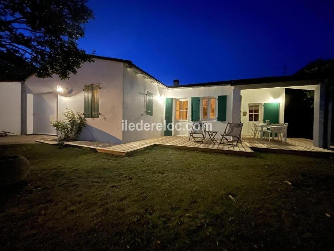 Photo 6 : EXTERIEUR d'une maison située à La Couarde-sur-mer, île de Ré.