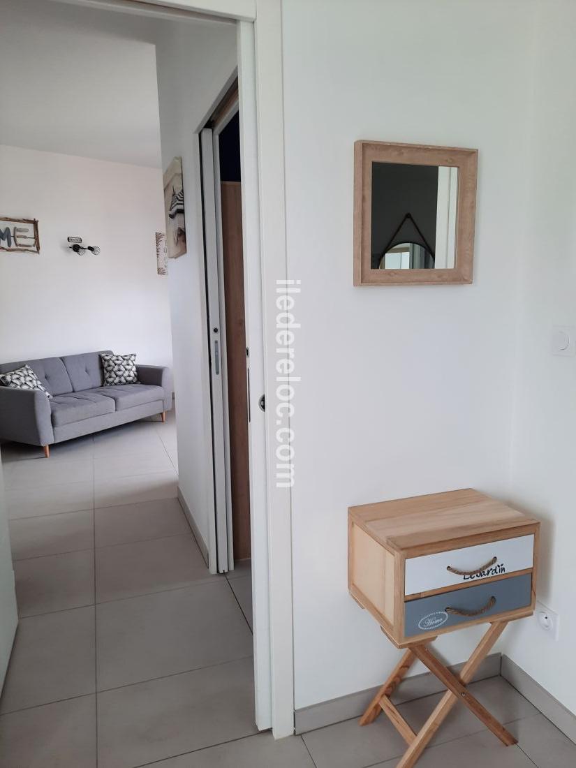 Photo 8 : CHAMBRE d'une maison situ&eacute;e &agrave; La Flotte-en-R&eacute;, &icirc;le de R&eacute;.