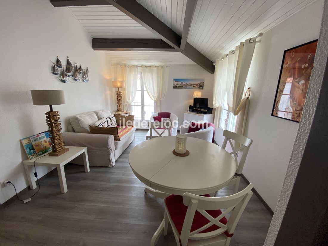 Photo 4 : NC d'une maison situ&eacute;e &agrave; Saint-Martin-de-R&eacute;, &icirc;le de R&eacute;.