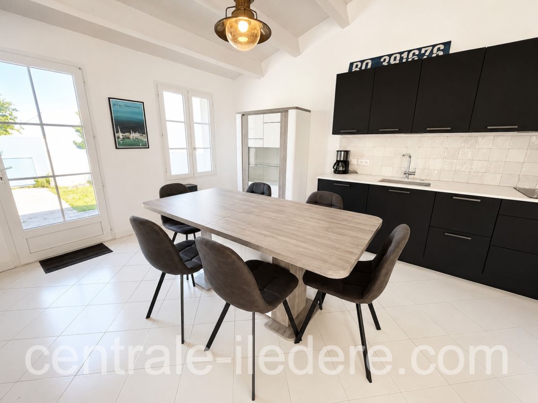 Photo 8 : NC d'une maison situ&eacute;e &agrave; La Couarde-sur-mer, &icirc;le de R&eacute;.
