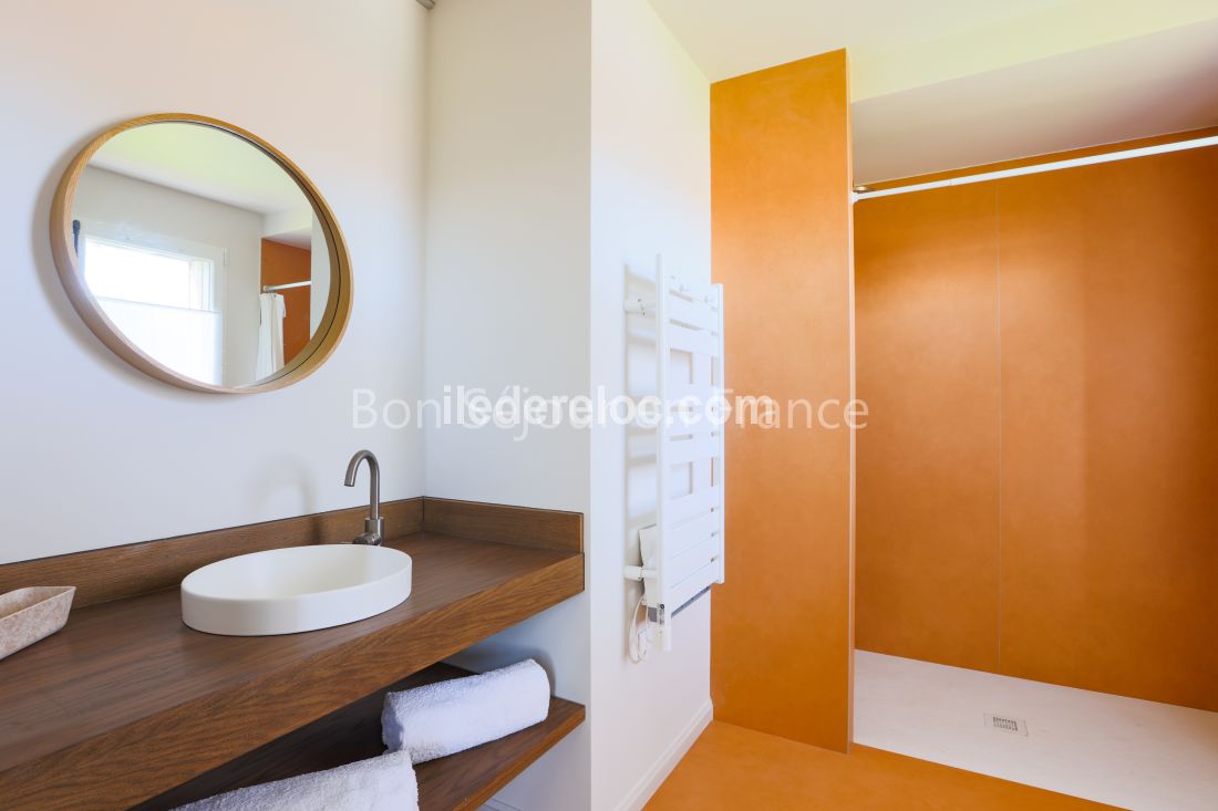 Photo 14 : NC d'une maison situ&eacute;e &agrave; La Couarde-sur-mer, &icirc;le de R&eacute;.