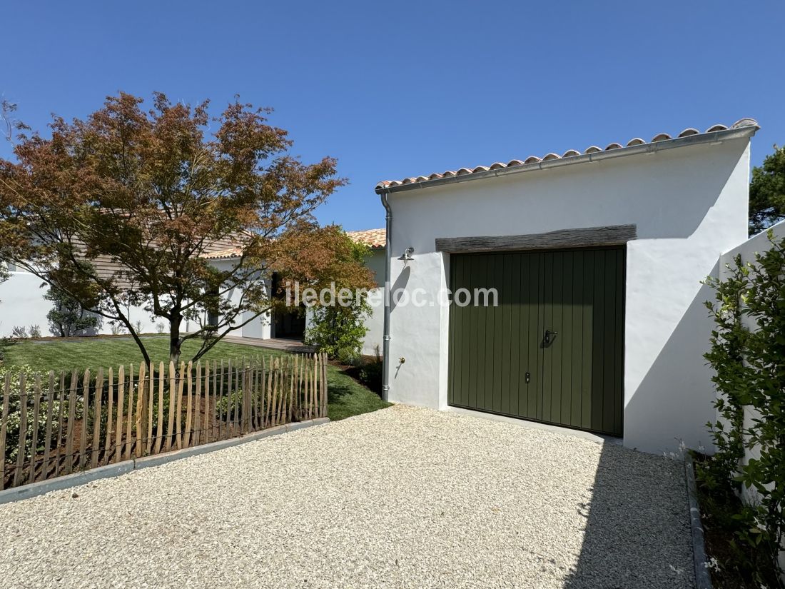 Photo 20 : EXTERIEUR d'une maison située à La Flotte-en-Ré, île de Ré.