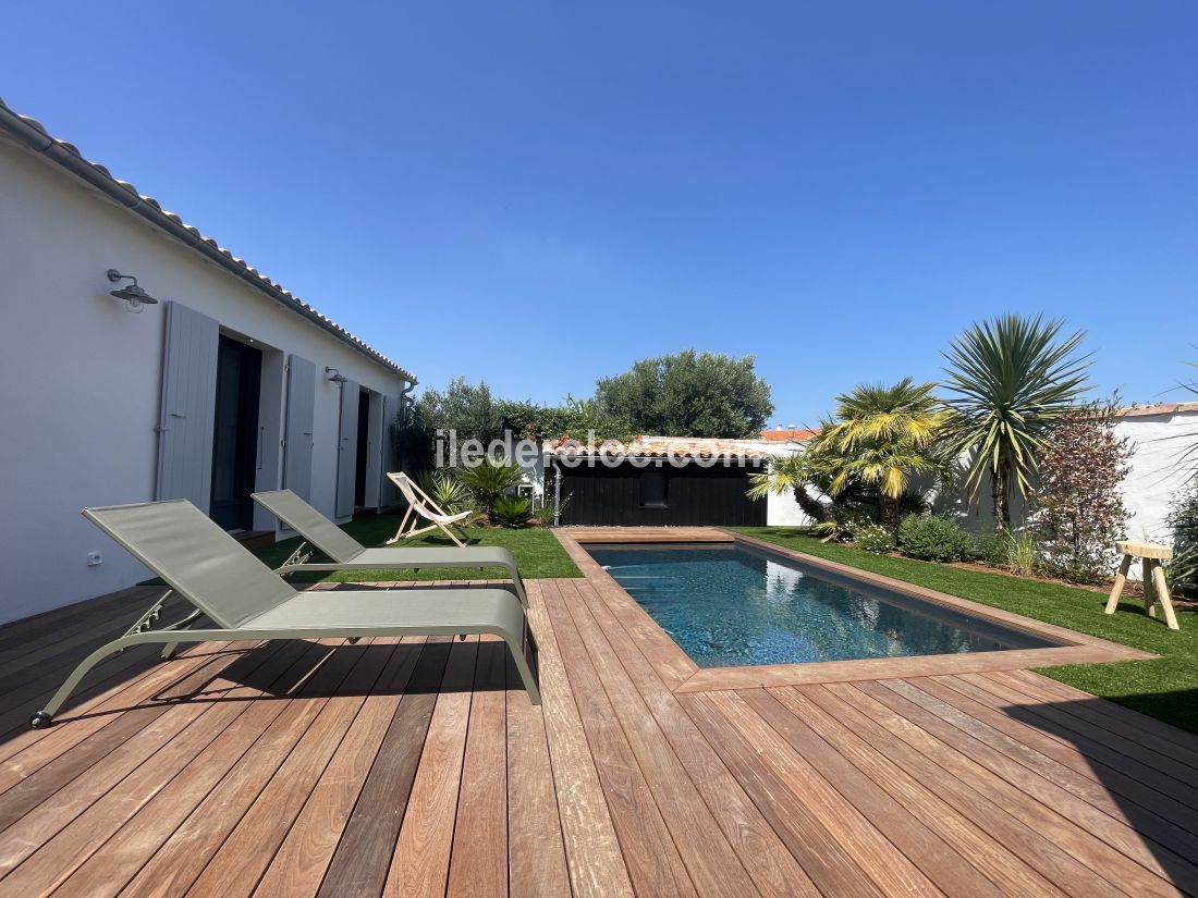 Photo 2 : PISCINE d'une maison située à La Flotte-en-Ré, île de Ré.