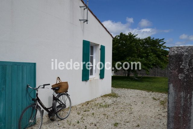 Photo 19 : JARDIN d'une maison située à Saint-Clément-des-Baleines, île de Ré.