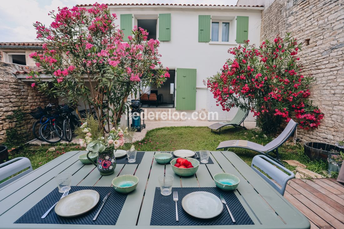 Photo 11 : TERRASSE d'une maison situ&eacute;e &agrave; Le Bois-Plage-en-R&eacute;, &icirc;le de R&eacute;.