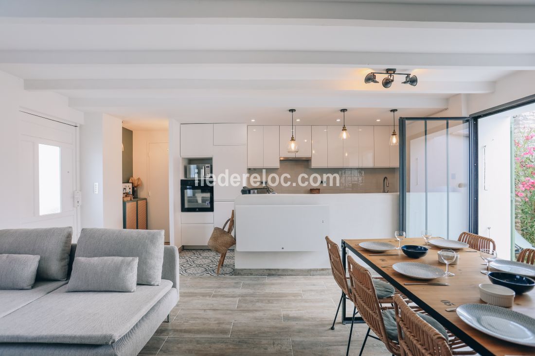 Photo 24 : SEJOUR d'une maison situ&eacute;e &agrave; Le Bois-Plage-en-R&eacute;, &icirc;le de R&eacute;.