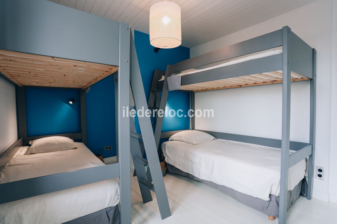Photo 21 : CHAMBRE d'une maison situ&eacute;e &agrave; Le Bois-Plage-en-R&eacute;, &icirc;le de R&eacute;.