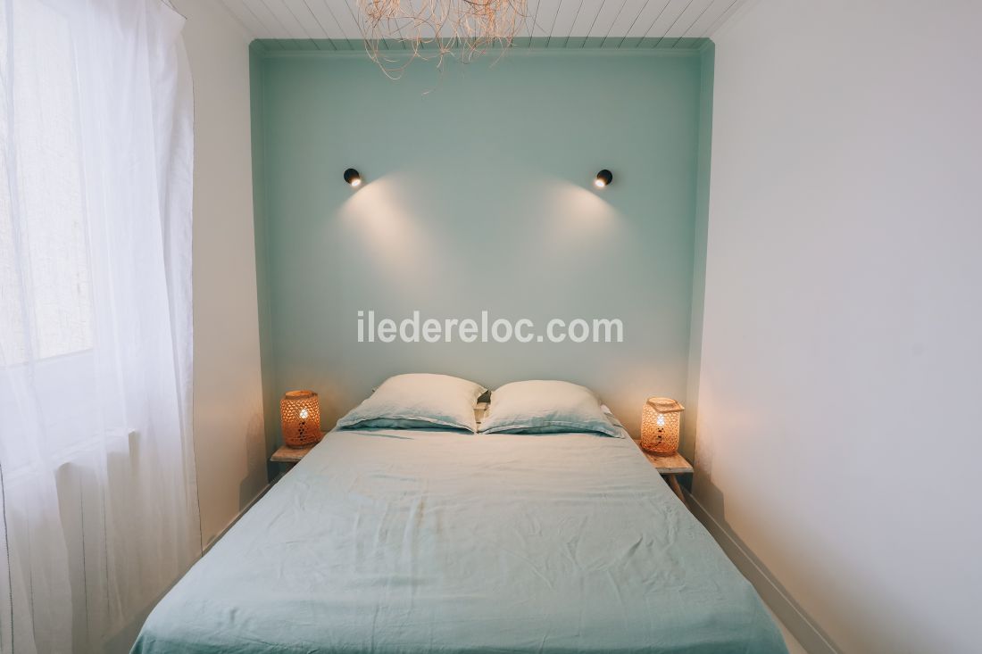 Photo 30 : CHAMBRE d'une maison situ&eacute;e &agrave; Le Bois-Plage-en-R&eacute;, &icirc;le de R&eacute;.