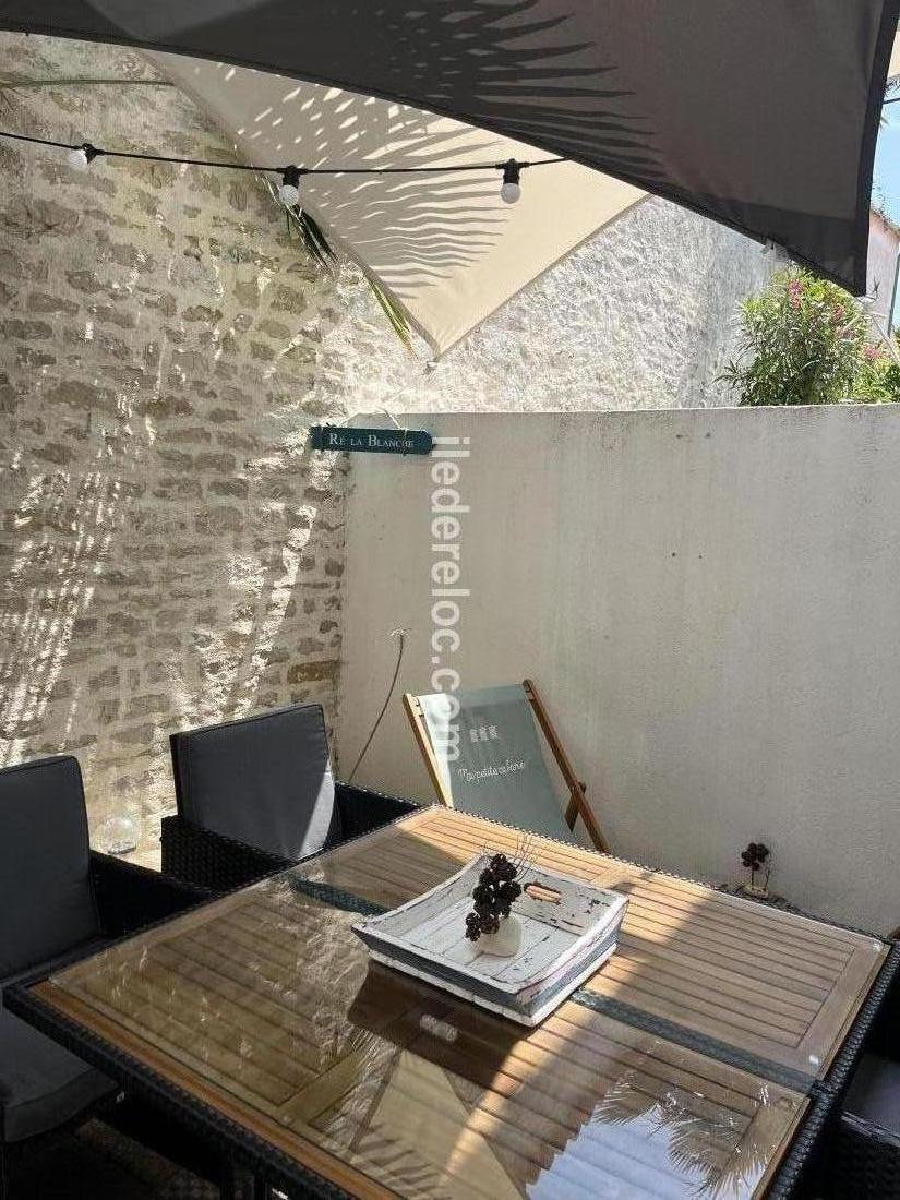 Photo 24 : JARDIN d'une maison situ&eacute;e &agrave; Saint-Martin-de-R&eacute;, &icirc;le de R&eacute;.