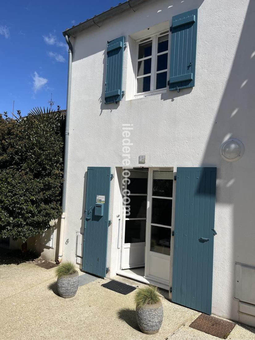 Photo 33 : ENTREE d'une maison situ&eacute;e &agrave; Saint-Martin-de-R&eacute;, &icirc;le de R&eacute;.