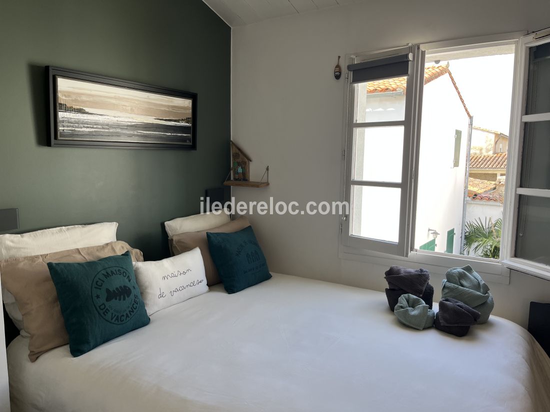 Photo 35 : CHAMBRE d'une maison situ&eacute;e &agrave; Saint-Martin-de-R&eacute;, &icirc;le de R&eacute;.