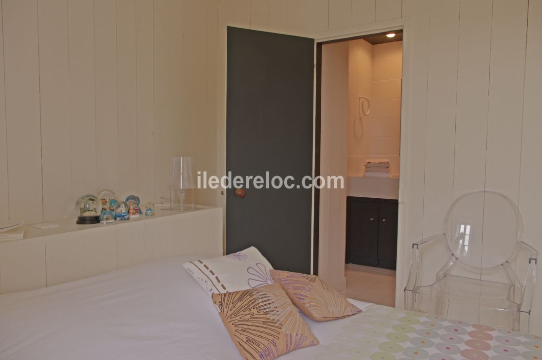 Photo 11 : NC d'une maison situ&eacute;e &agrave; Ars en R&eacute;, &icirc;le de R&eacute;.