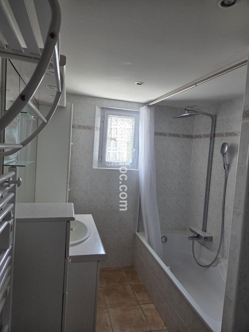 Photo 19 : SALLEDEBAIN d'une maison située à Le Bois-Plage-en-Ré, île de Ré.