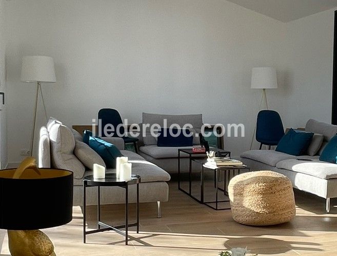 Photo 5 : SEJOUR d'une maison située à La Couarde-sur-mer, île de Ré.