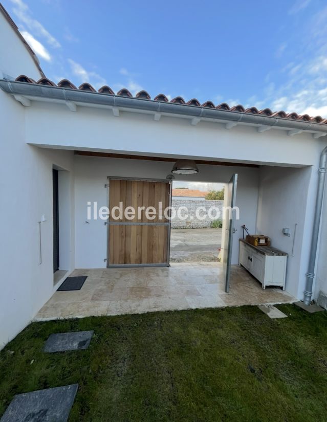 Photo 50 : ENTREE d'une maison située à Sainte-Marie-de-Ré, île de Ré.