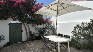 Ile de Ré:Jolie maison rhétaise proche centre 3 chambres avec 2 cours intérieures