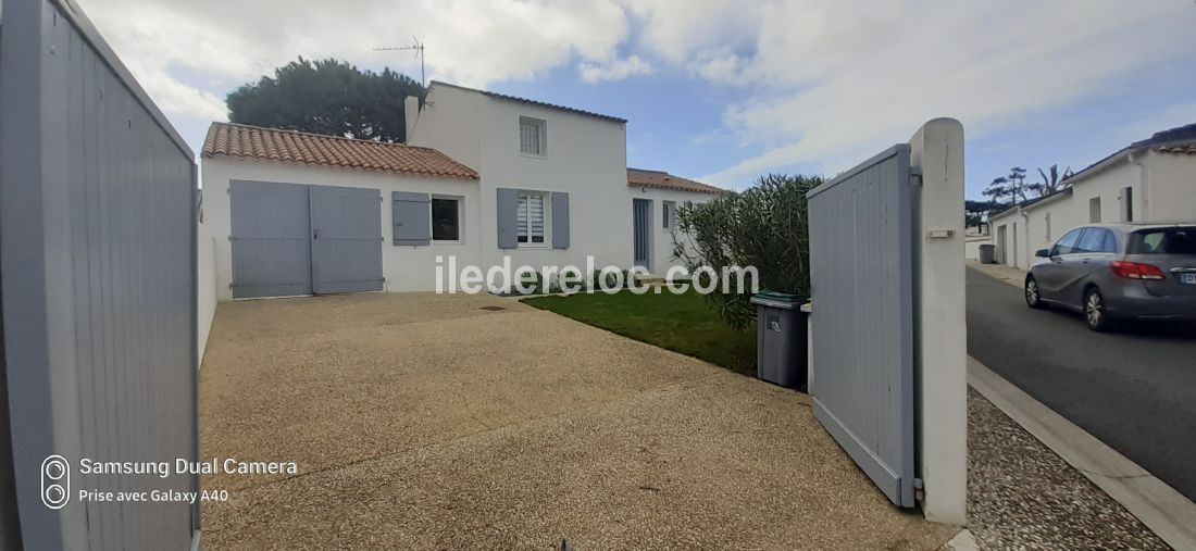 Photo 19 : ENTREE d'une maison situ&eacute;e &agrave; Rivedoux-Plage, &icirc;le de R&eacute;.