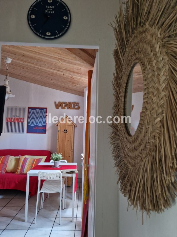 Photo 12 : ENTREE d'une maison situ&eacute;e &agrave; La Flotte-en-R&eacute;, &icirc;le de R&eacute;.