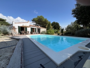 Ile de Ré:Villa de l'olivaie : maison familiale avec piscine chauffée jusqu'à 8 personnes